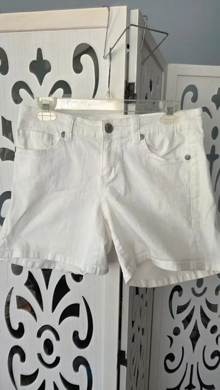 Nine West Vintage America Collection White Denim Shorts Stretch Mid Rise Size 6